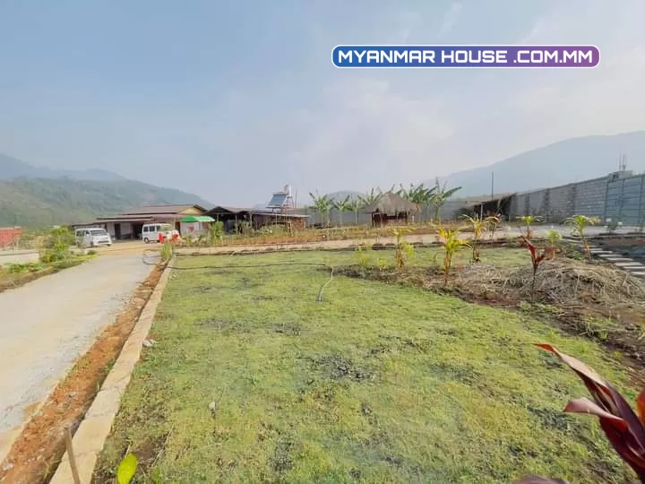 ၄၀-၆၀ =၄၇ သိန်း  ပေ၁၆၀ လုံးယူ သိန်း ၁၈၀ ပဲနော်  ရှေ့အုတ်တံတိုင်းကာပြီး ရေရောက်မီးရောက် လက်တင်ဆောက်နေ  ရွှာဂရမ်အမည်ပေါက်ဖောက်လေးလိုက်လုပ်ပေးမယ်  မူဆယ်နယ် နမ့်အွမ်ရွှာအုပ်စု
