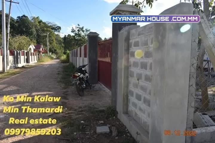 နဝရတ်လမ်း အရှေ့ဗိုလ်ကုန်း ရပ်ကွက်(3)၊ ကလောမြို့။ ကလောမြို့၏ ဝင်ဒါမီယာ ရပ်ကွက်ဟုတင်စားရမည့်ရပ်ကွက်။  ‌ေဈးနှုန်း2000 သိန်း