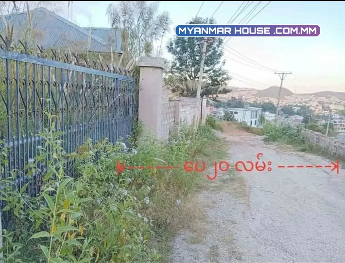 တောင်ကြီးမြို့ ကံကြီးရပ်ကွက်( နယ်မြေ-1 )  လွယ်ခမ်းလမ်းမကြီး အနီး  ပေ ( 57'  75') အရပ်စာချုပ်  အုတ်တံတိုင်းခက်ပြီးသား ရေလွယ် မီးလွယ်  အရှုတ်ရှင်းကင်း ပိုင်ရှင်တိုက်ရိုက်  ဈေး - 470 ညှိနိူင်