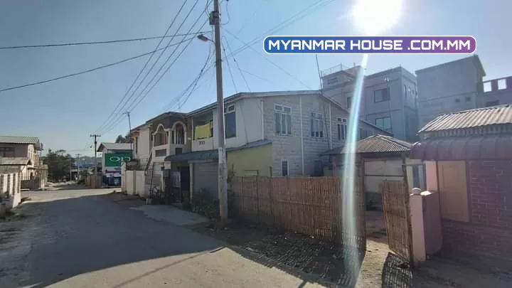 တည်နေရာ _ အောင်ပန်းမြို့ ၊ကလောမြို့နယ်(ခရိုင်) လိပ်စာ _ ရပ်ကွက် ၁ ၊ မြို့မဈေး အနီး။ အကျယ်အဝန်း _ 22' × 75'  ပိုင်ဆိုင်မှု _ မြေစာရင်းပုံစံ ၁၀၅/ဈေးနှုန်း _ ၁၈၀၀ သိန်း (ညှိနှိုင်း)