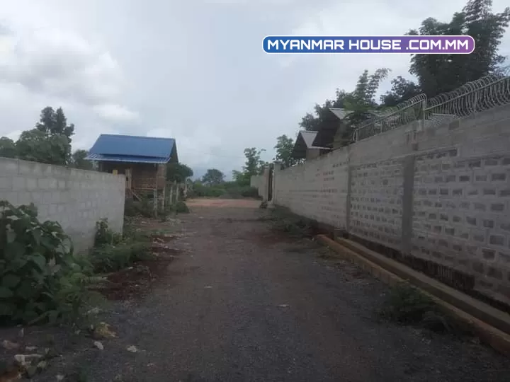 ေက်ာက္ တစ်လုံး လမ္းမႀကီးေဘး(တစ္ကြက္ငုတ္).ေညာင္ဝိုင္း  ေပ(50.100)ရပ္ကြက္စာခ်ဳပ္ သိမ္းေျမထဲ(မပါ) ေတာင္ႀကီးၿမိဳ့.ေစ်း(150သိန္း) ဖုန္း 09964601717..အက်ိဳးေတာာ္ေဆာင္လက်ခံပါတယ်