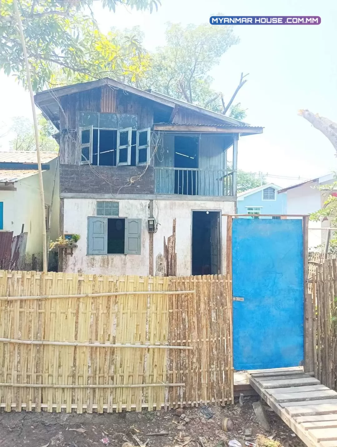 အိမ်နှင့် ြခံ ပေ ၂၀ ပေ ၆၀ လုံးချင်း ၂ ထပ်အိမ်ရောင်းရန် 
