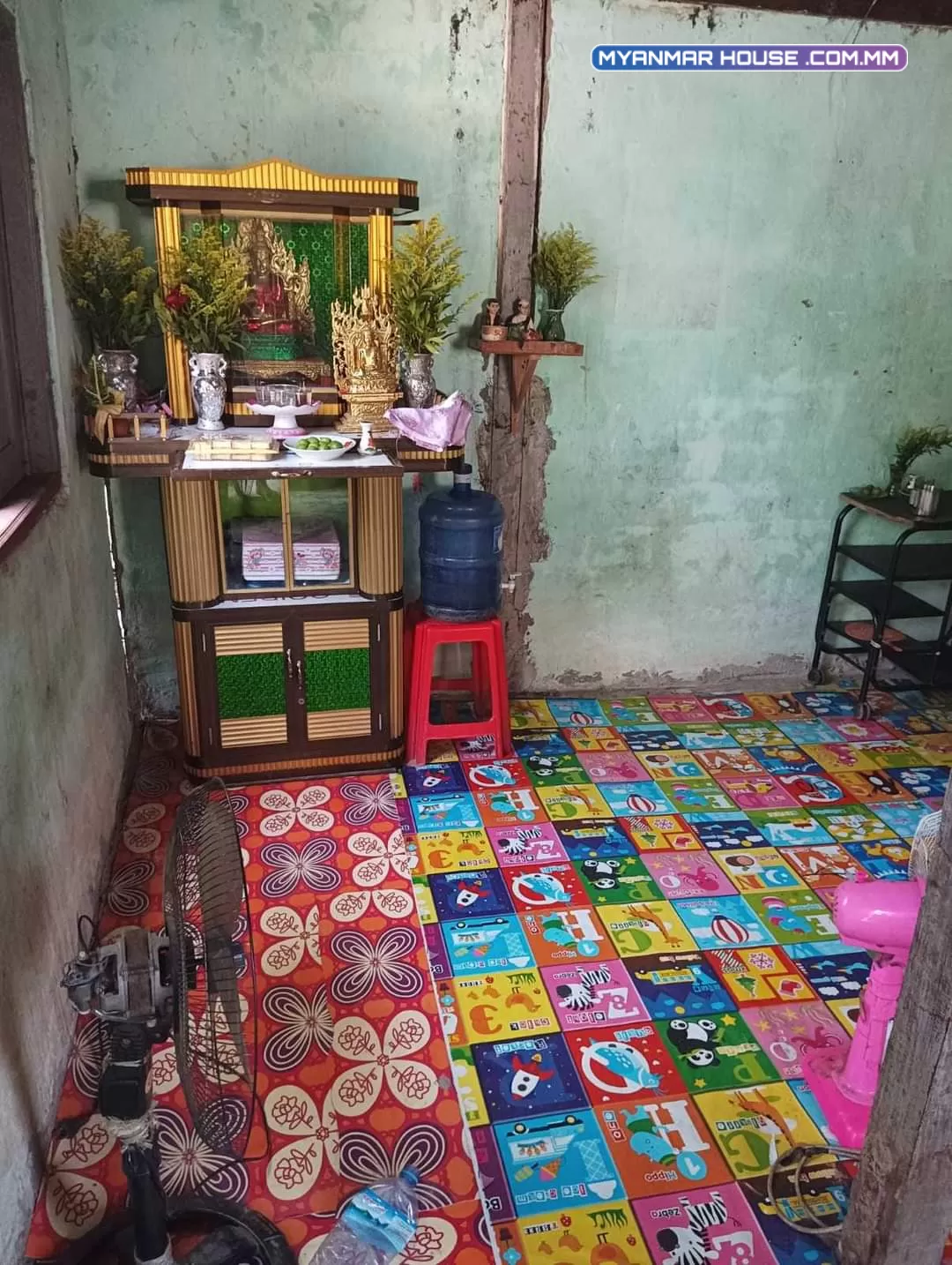 အိမ်နှင့် ခြံ လုံးချငး်အိမ် ပေ ၂၀ ပေ၆၀ ရောင်းရန်