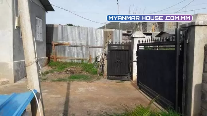 ကံကြီး နယ်မြေ(၁)  ချယ်ရီလမ်း  ပေအကျယ် 45x65  အိပ်ခန်း(၂) ဘုရားခန်း/ဧည့်ခန်း  မီးဖိုခန်း ရေချိုးခန်းအိမ်သာပါ  ရေမီးစုံ  ဈေးနှုန်း သိန်း 950  09458352169