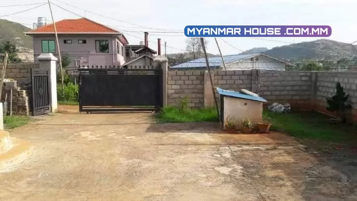 ကံကြီး နယ်မြေ(၁)  ချယ်ရီလမ်း  ပေအကျယ် 45x65  အိပ်ခန်း(၂) ဘုရားခန်း/ဧည့်ခန်း  မီးဖိုခန်း ရေချိုးခန်းအိမ်သာပါ  ရေမီးစုံ  ဈေးနှုန်း သိန်း 950  09458352169