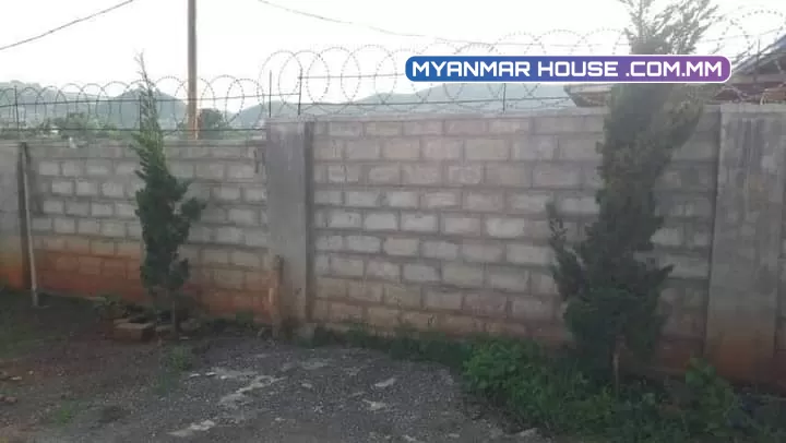 ကံကြီး နယ်မြေ(၁)  ချယ်ရီလမ်း  ပေအကျယ် 45x65  အိပ်ခန်း(၂) ဘုရားခန်း/ဧည့်ခန်း  မီးဖိုခန်း ရေချိုးခန်းအိမ်သာပါ  ရေမီးစုံ  ဈေးနှုန်း သိန်း 950  09458352169