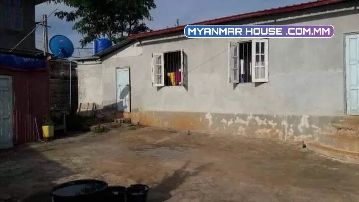ကံကြီး နယ်မြေ(၁)  ချယ်ရီလမ်း  ပေအကျယ် 45x65  အိပ်ခန်း(၂) ဘုရားခန်း/ဧည့်ခန်း  မီးဖိုခန်း ရေချိုးခန်းအိမ်သာပါ  ရေမီးစုံ  ဈေးနှုန်း သိန်း 950  09458352169