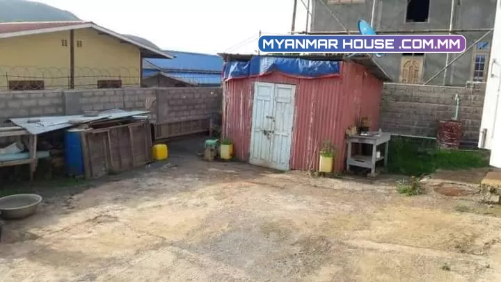 ကံကြီး နယ်မြေ(၁)  ချယ်ရီလမ်း  ပေအကျယ် 45x65  အိပ်ခန်း(၂) ဘုရားခန်း/ဧည့်ခန်း  မီးဖိုခန်း ရေချိုးခန်းအိမ်သာပါ  ရေမီးစုံ  ဈေးနှုန်း သိန်း 950  09458352169