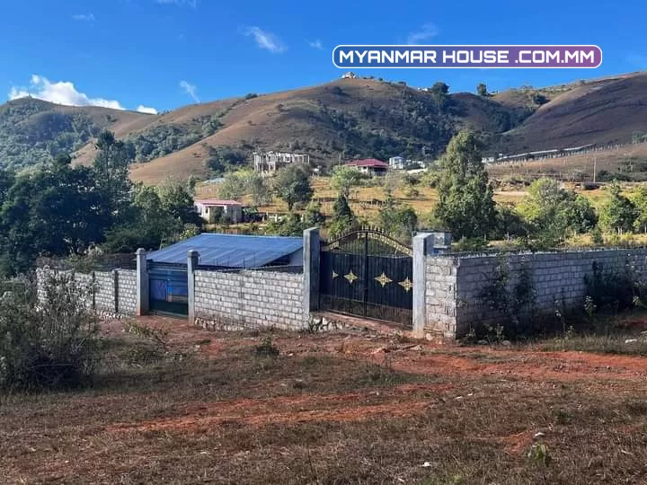 #ကံကြီး ရေဖြူနား (ခမ်းတရားရိပ်သာအနီး)  #ဈေး 370  #အကျယ် 60x85x75x45  #ရေ အဝီစိပါ  စိတ်ဝင်စားပါက  #အိုးပိုင်အိမ်ပိုင်လေး ကို အရင်းအနှီး 370 လျော့တင်