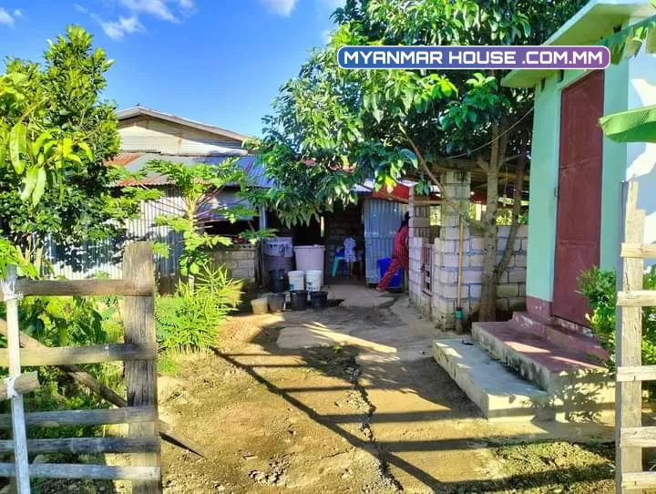 ခြံဝိုင်းလေရောင်းချင်လိုပါ 60ပက်လည် ရေမီးအစုံပါ အောင်သစ္စာရကွက် ရကွက်12နယ်မြေ၂၁ သိန်း320အလျော့အတင်ရှိ