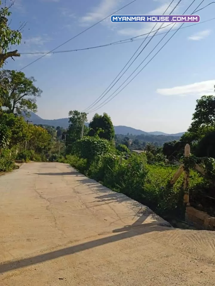 ကလောမြို့ ရပ်ကွက်၉  မြေအကျယ်က ပေ၅၀ပေ၁၀၀ /ရေလွယ်မီးလွယ် ဂရံမြေနော် ခေါ်ဈေးကတော့ သိန်း၁၆၅၀ပါ