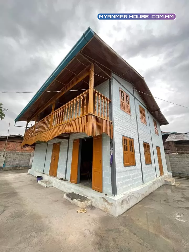 ရွှေညောင် ဘူတာအနီး သုခချမ်းသာရပ် ရပ်ကွက်ကလဲသန့် အရှုတ်အရှင်းကင်း  ဂရန်လဲပေါက်ပီးသား/မီတာပါ ခြံအကျယ် 48 /88 နှစ်ထပ်အိမ်လေးပါပါတယ်ဗျ။ပိုင်ရှင်ကိုယ်တိုင် တိုက်ရိုက်ပါဗျဈေးလေးက 1550  ခေါ်ထားပါတယ်ဗျ  အလျော့အတင်းရှိပါတယ် 