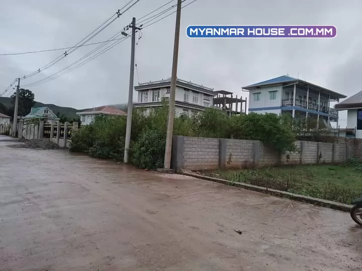 ကံကြီး မှာ နေရာကောင်း လမ်းသာလေး ရောင်းပေးမယ်နော် ပေအကျယ် ၄၅.၅၅ ဈေး ၁၃၀၀ သိန်း ပါပဲနော်