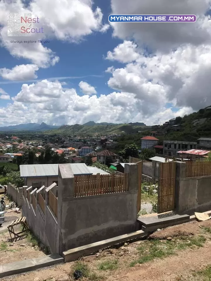 နေ့ကော ညကော သုံးရာသီလုံး Viewအရမ်းလှတဲ့ တောင်ပေါ်ကခြံလေး‌တွေရောင်းချင်ပါတယ်🌃  Location - တောင်ကြီးမြို့ ကံကြီးရပ်ကွက် အဝေရာမီးပုံပျံကွင်းမှ ၇မိနစ်  ခြံအကျယ် - ပေ ၅၀ x ၆၀/💰ရောင်းဈေး - သိန်း ၄၉၀ ကျပ်