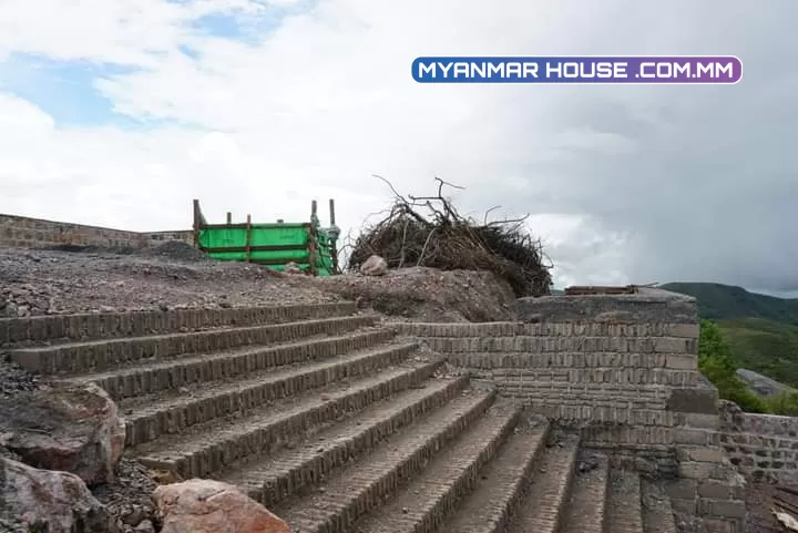 ေတာင္ႀကီးၿမိဳ့  ကံႀကီးရပ် အနောက်ဖက် ၿမိဳ့ေရှာင် လမ္း အဝိုင်းပတ္အနီး  ေပအက်ယ္ 60x260 ေစ်း 1500