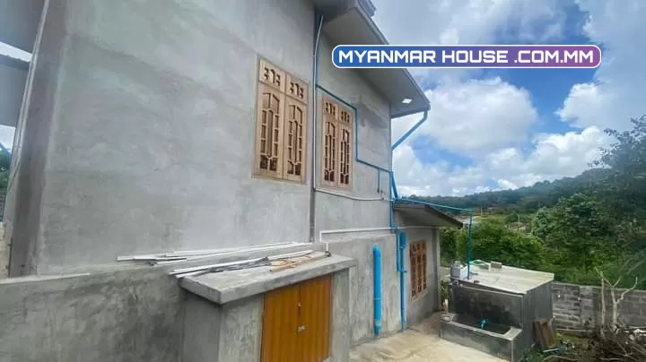ဘုရားဖြူ ( နမ ၁ )ပညာဗောတိလမ်း သွယ်  -ဘုရားဖြူ ပန်းတင်လမ်းခွဲ ဘဲဥကန်ဈေးအနီး၊ ခြံဝန်း ပေအကျယ်(၄၅-၅၅)  ဈေးနူန်း သိန်း (၁၄၅၀)လျော့တင်းကို 