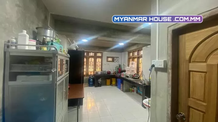 ဘုရားဖြူ ( နမ ၁ )ပညာဗောတိလမ်း သွယ်  -ဘုရားဖြူ ပန်းတင်လမ်းခွဲ ဘဲဥကန်ဈေးအနီး၊ ခြံဝန်း ပေအကျယ်(၄၅-၅၅)  ဈေးနူန်း သိန်း (၁၄၅၀)လျော့တင်းကို 