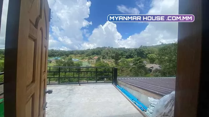 ဘုရားဖြူ ( နမ ၁ )ပညာဗောတိလမ်း သွယ်  -ဘုရားဖြူ ပန်းတင်လမ်းခွဲ ဘဲဥကန်ဈေးအနီး၊ ခြံဝန်း ပေအကျယ်(၄၅-၅၅)  ဈေးနူန်း သိန်း (၁၄၅၀)လျော့တင်းကို 