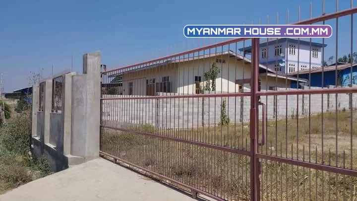 တည်နေရာ _ အောင်ပန်းမြို့၊ ကလောမြို့နယ်(ခရိုင်) အကျယ်အဝန်း _ ၇၅' × ၁၁၀'  ပိုင်ဆိုင်မှု _ စာချုပ် (ခိုင်မာ) မြို့မြေ ၊ မြေစာရင်းပုံစံ ၁၀၅/#ဈေးနှုန်း _ ၁၂၀၀ သိန်း (ညှိ)