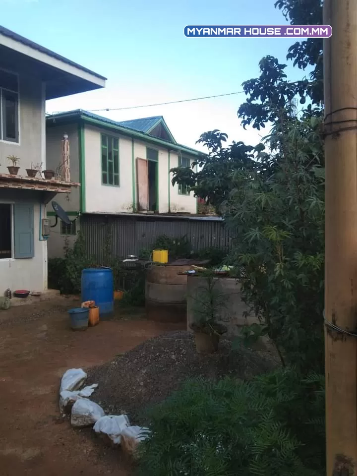 ၂ထပ် အိမ်လေး  100'×30' အောင်ပန်းမြို့ ရပ်ကွက်ကြီး လူစည် ဂရမ်ပေါက် ရေမီးစုံ (မြို့မြေ) မြေကွက်ဈေးသာသာနဲ့ဆိုတေ့ာ 🤔 အိမ်ဆောက်ရင် ပစ္စည်းခနဲ့ တင် တန်ပါပြီ။$570(မြန်မြန်လေး)